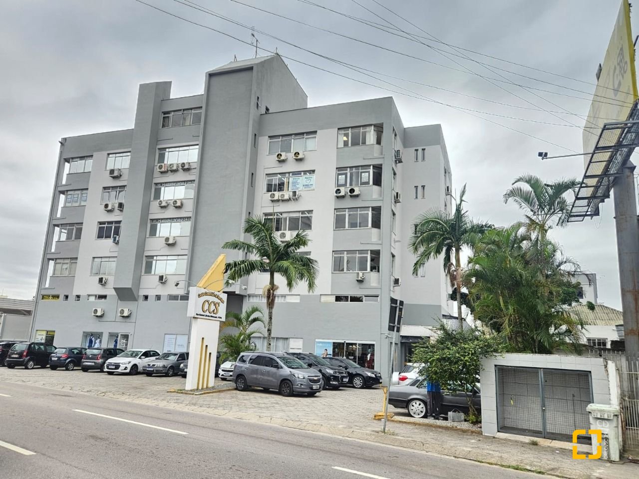 Sala com 40m², 1 garagem, no bairro Estreito em Florianópolis