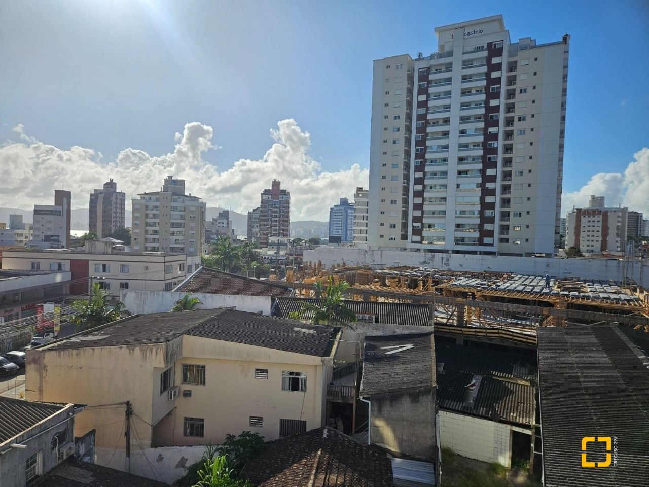 Sala com 40m², 1 garagem, no bairro Estreito em Florianópolis