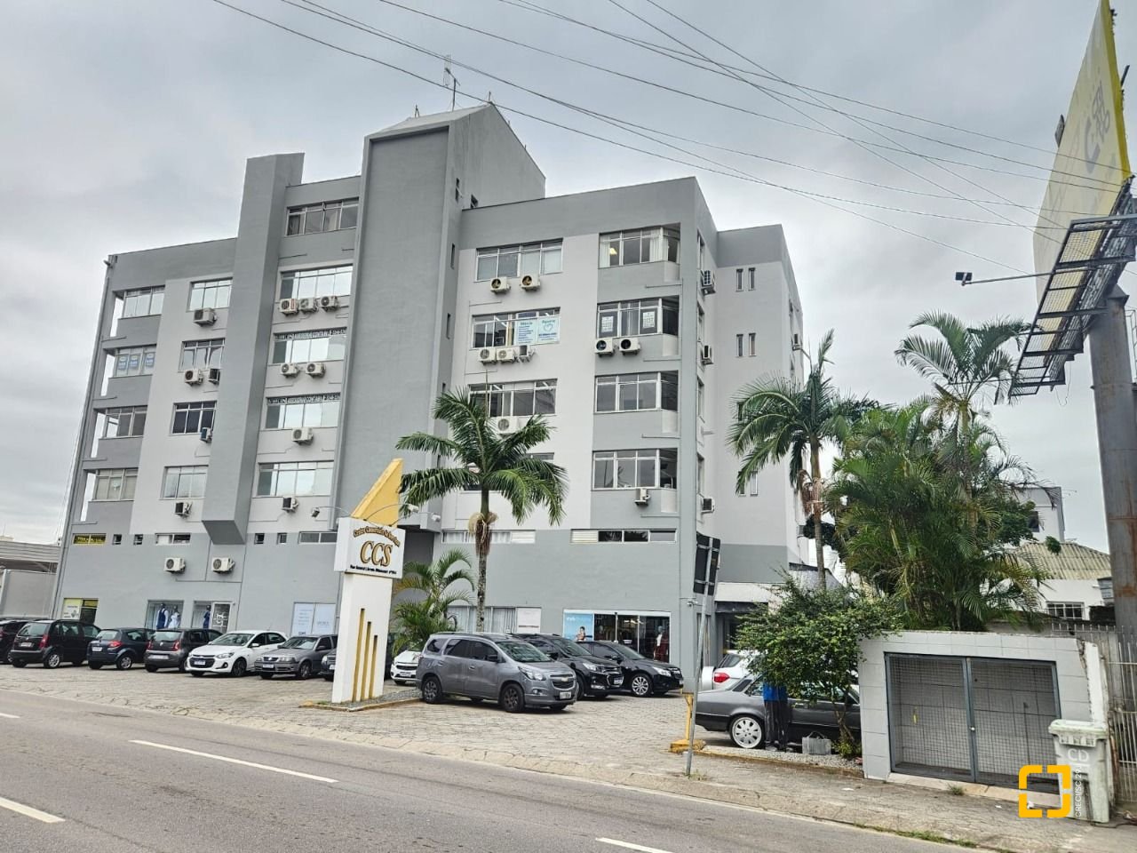 Sala com 40m², 1 garagem, no bairro Estreito em Florianópolis