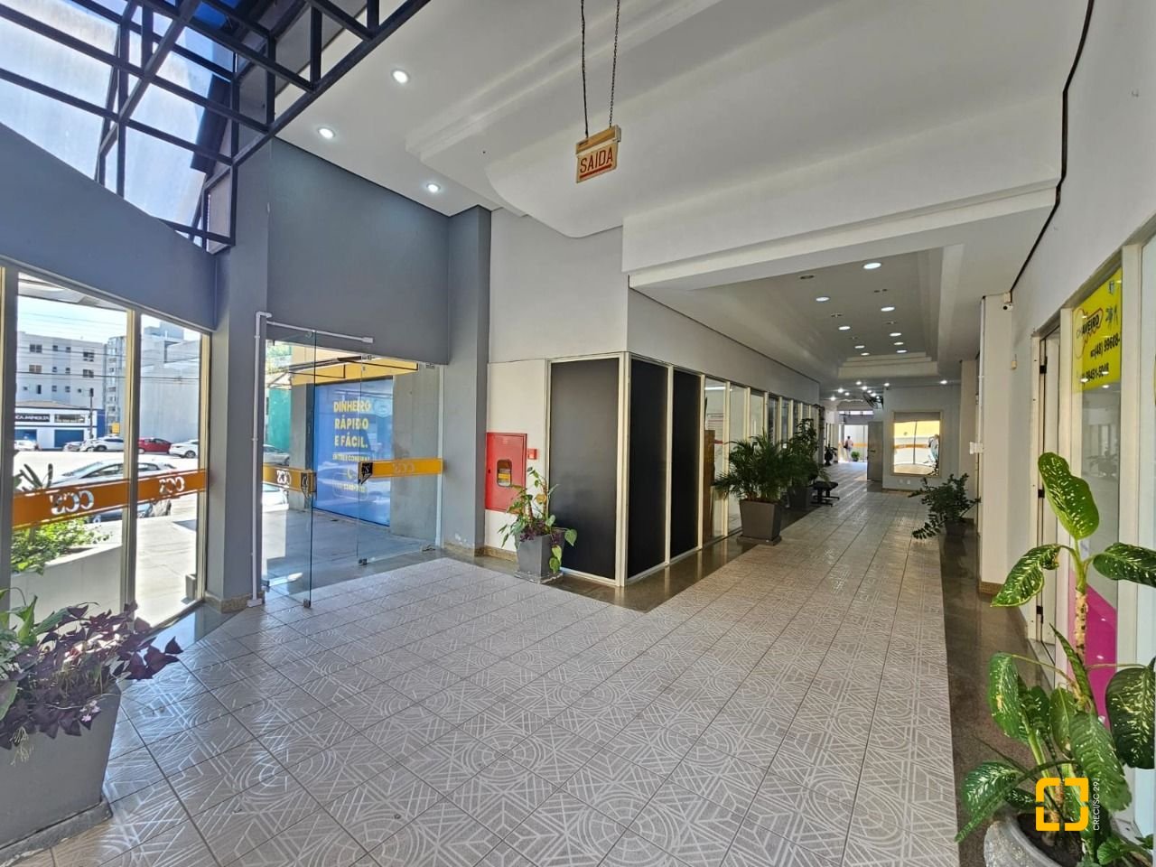 Sala com 40m², 1 garagem, no bairro Estreito em Florianópolis