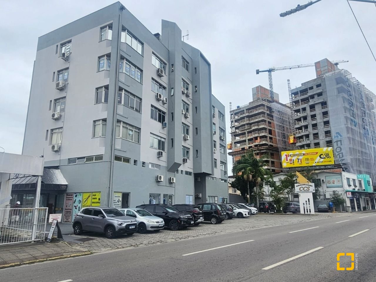 Sala com 40m², 1 garagem, no bairro Estreito em Florianópolis