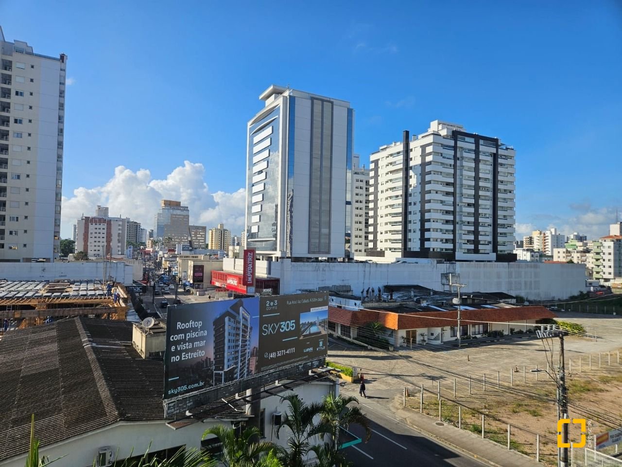 Sala com 40m², 1 garagem, no bairro Estreito em Florianópolis