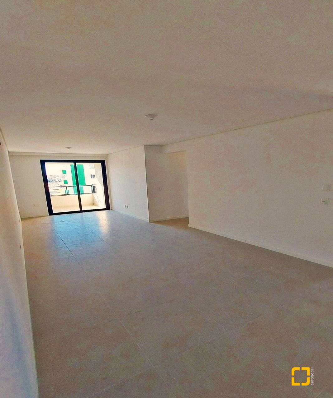 Apartamento com 90m², 4 quartos (sendo 1 suíte), 2 garagens, no bairro Pagani em Palhoça