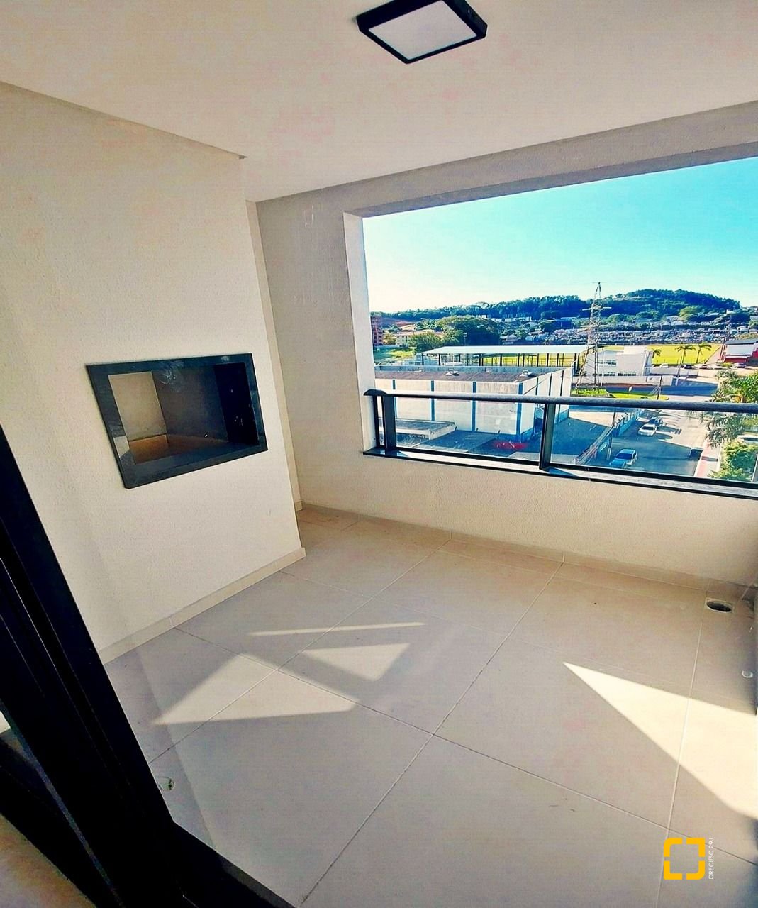 Apartamento com 90m², 4 quartos (sendo 1 suíte), 2 garagens, no bairro Pagani em Palhoça