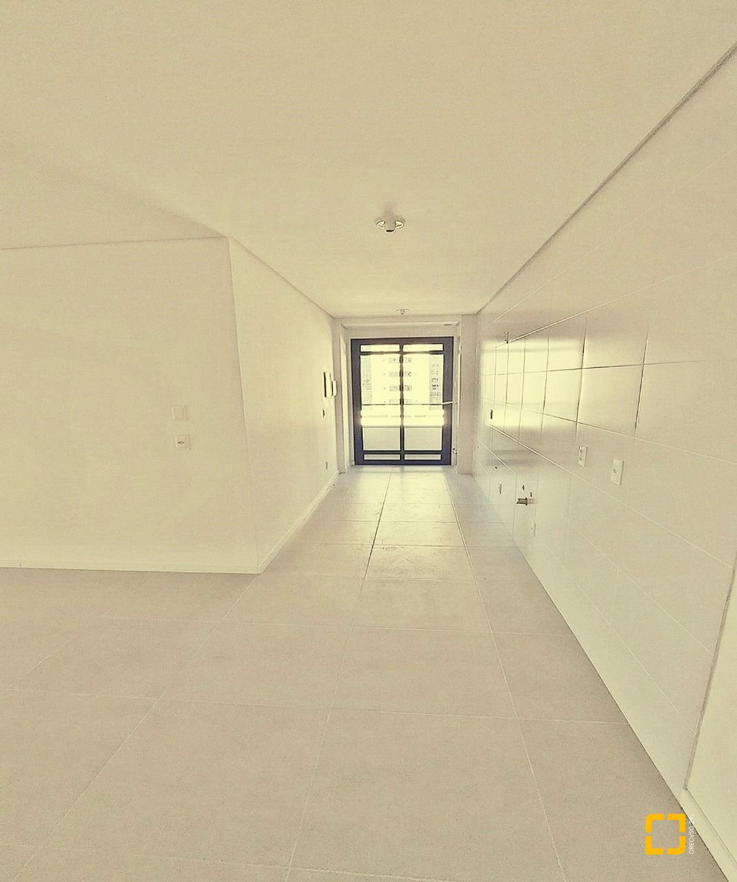 Apartamento com 90m², 4 quartos (sendo 1 suíte), 2 garagens, no bairro Pagani em Palhoça