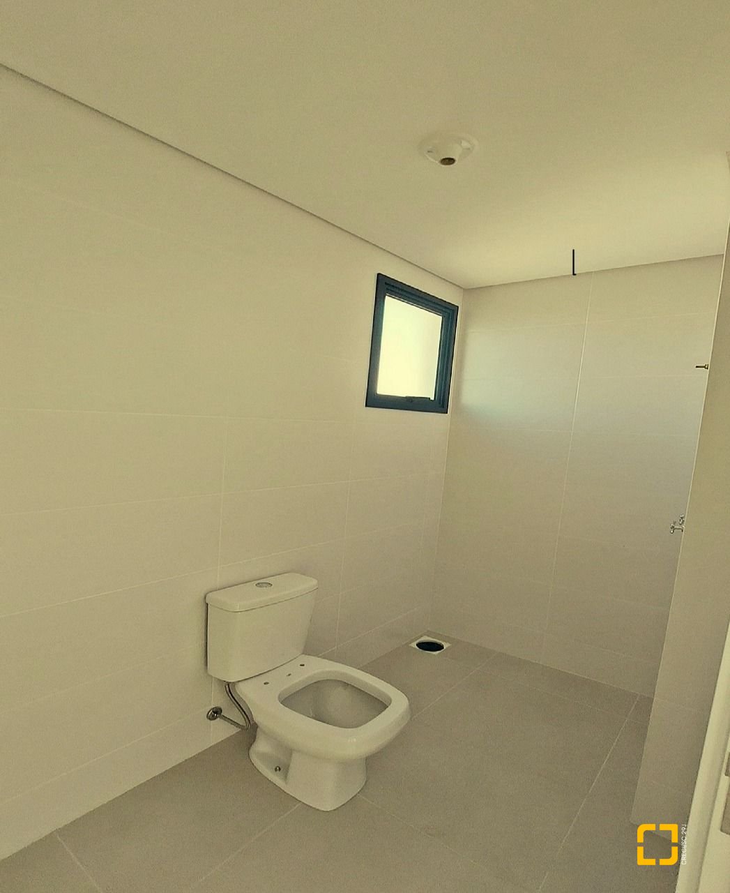Apartamento com 90m², 4 quartos (sendo 1 suíte), 2 garagens, no bairro Pagani em Palhoça
