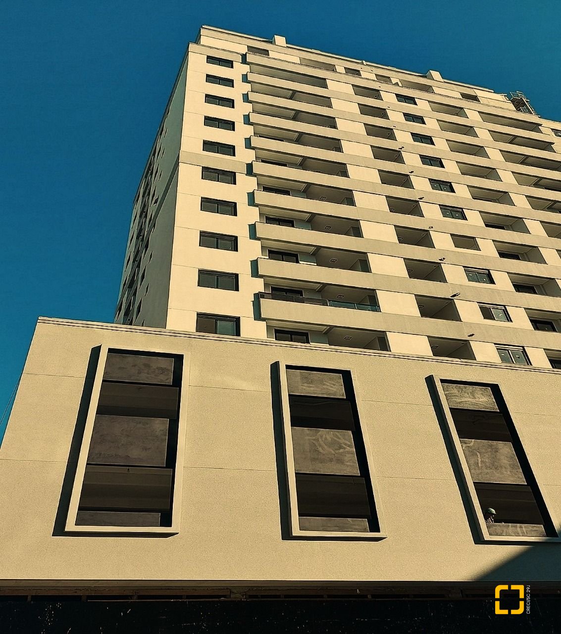 Apartamento com 90m², 3 quartos (sendo 1 suíte), 2 garagens, no bairro Pagani em Palhoça