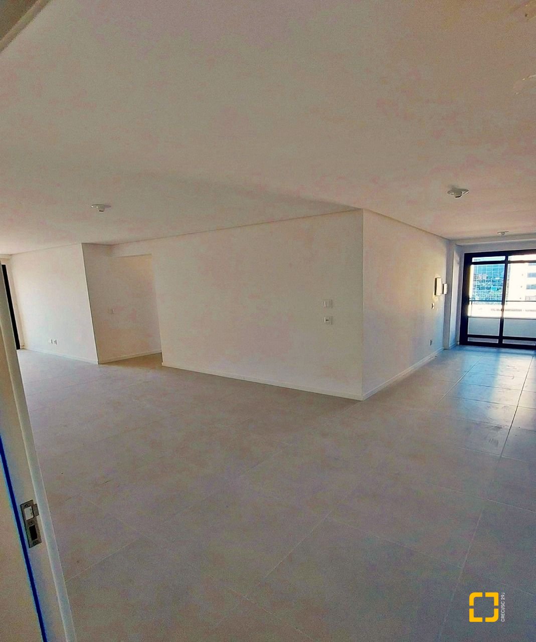 Apartamento com 90m², 3 quartos (sendo 1 suíte), 2 garagens, no bairro Pagani em Palhoça