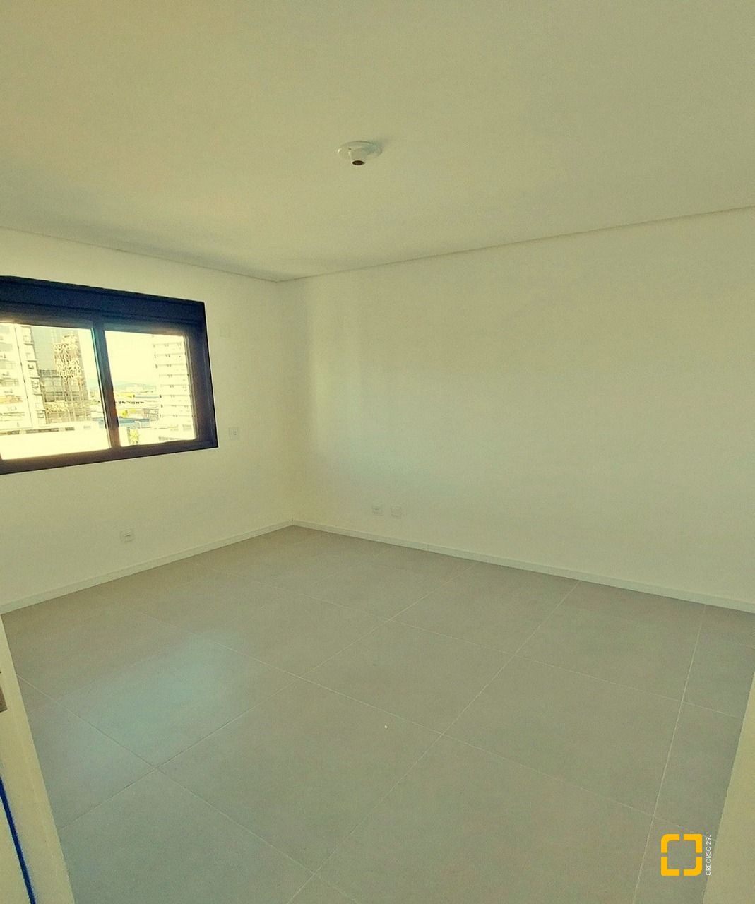 Apartamento com 90m², 3 quartos (sendo 1 suíte), 2 garagens, no bairro Pagani em Palhoça