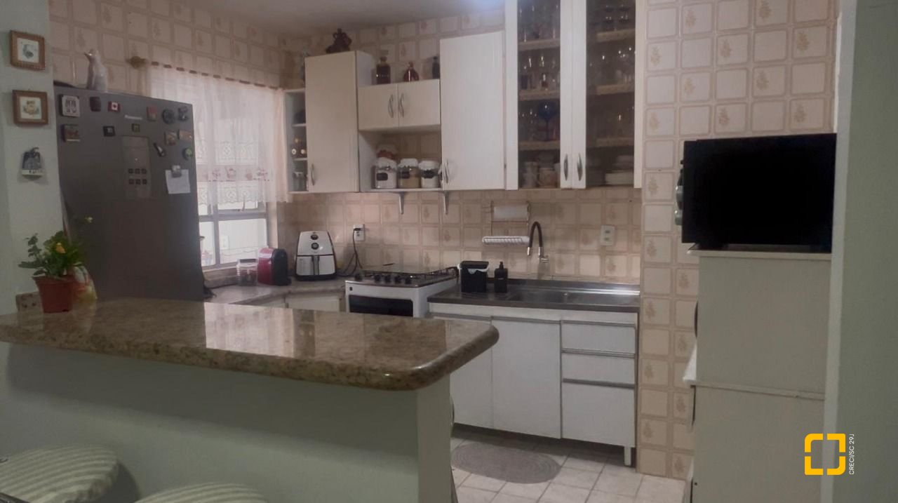 Apartamento com 74m², 4 quartos (sendo 1 suíte), 1 garagem, no bairro Kobrasol em São José