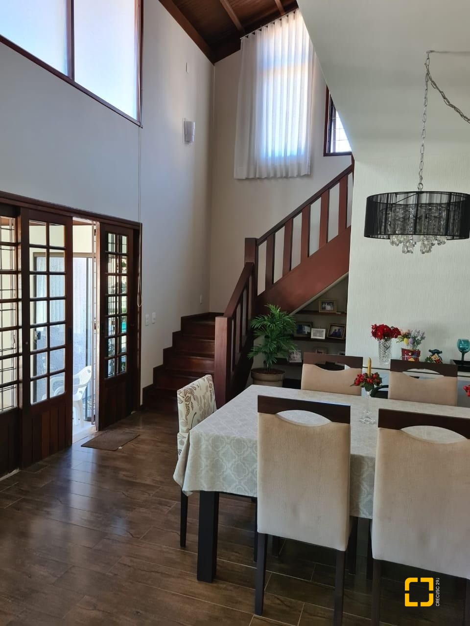 Casa com 278m², 4 quartos (sendo 1 suíte), 2 garagens, no bairro Saco dos Limões em Florianópolis