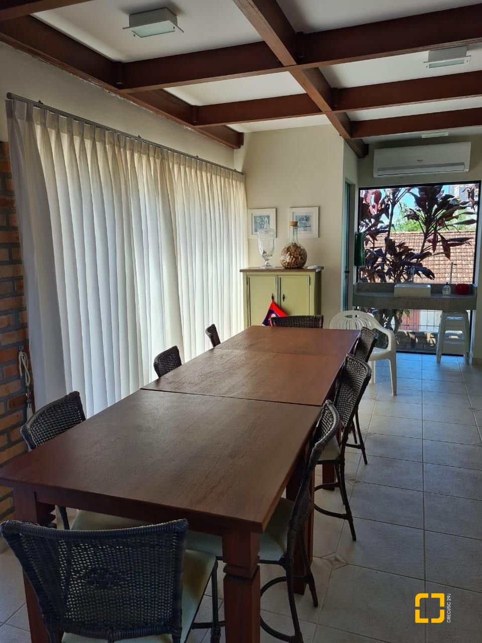 Casa com 278m², 4 quartos (sendo 1 suíte), 2 garagens, no bairro Saco dos Limões em Florianópolis