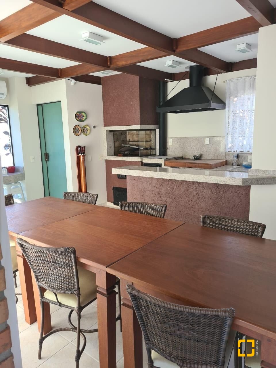 Casa com 278m², 4 quartos (sendo 1 suíte), 2 garagens, no bairro Saco dos Limões em Florianópolis
