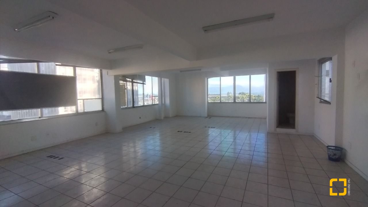 Prédio com 588m², no bairro Centro em Florianópolis