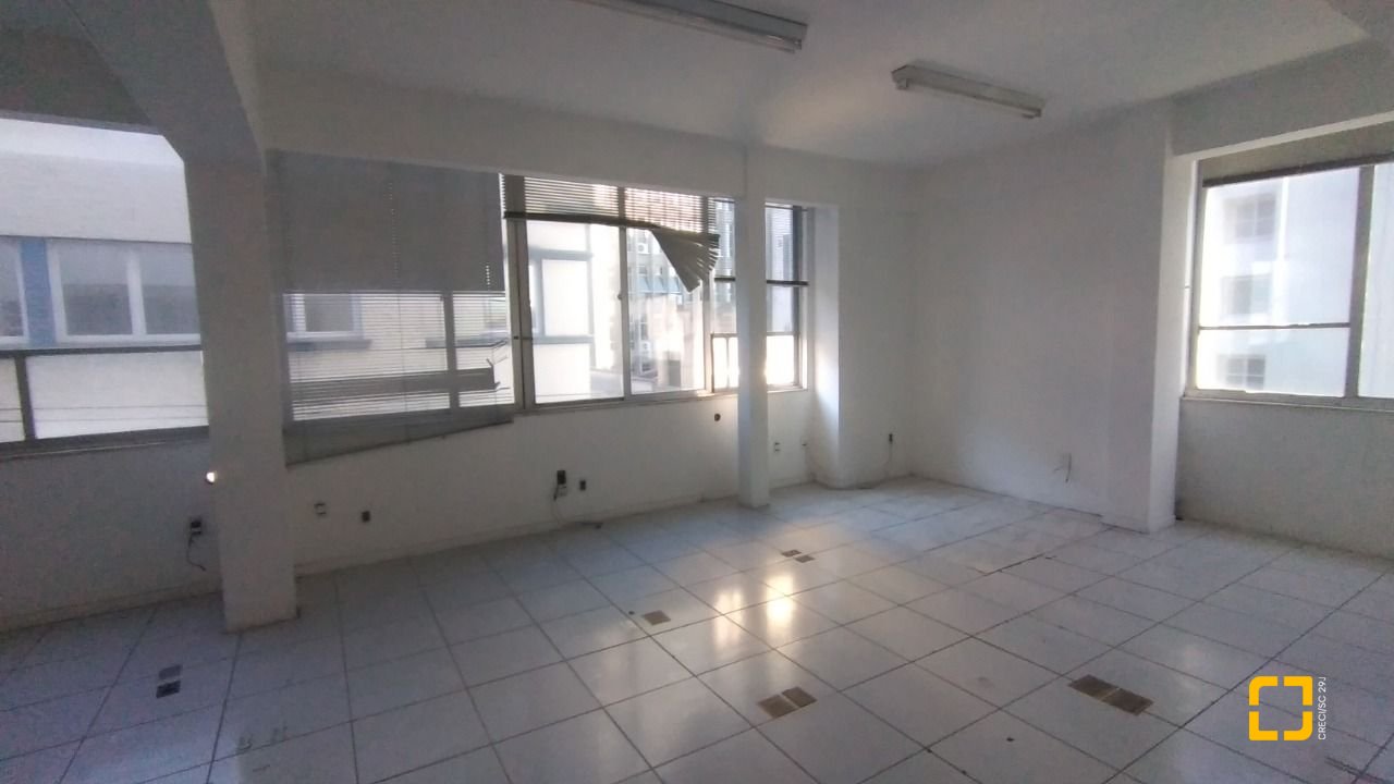 Prédio com 588m², no bairro Centro em Florianópolis