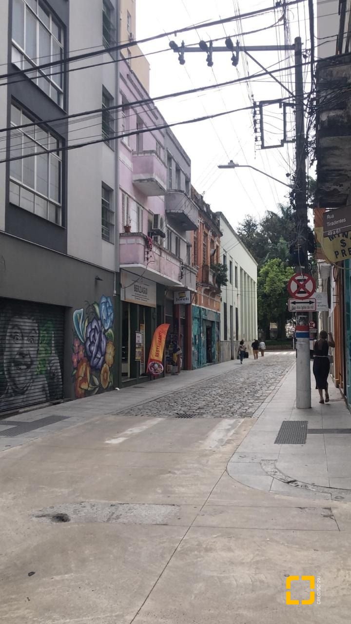Prédio com 588m², no bairro Centro em Florianópolis