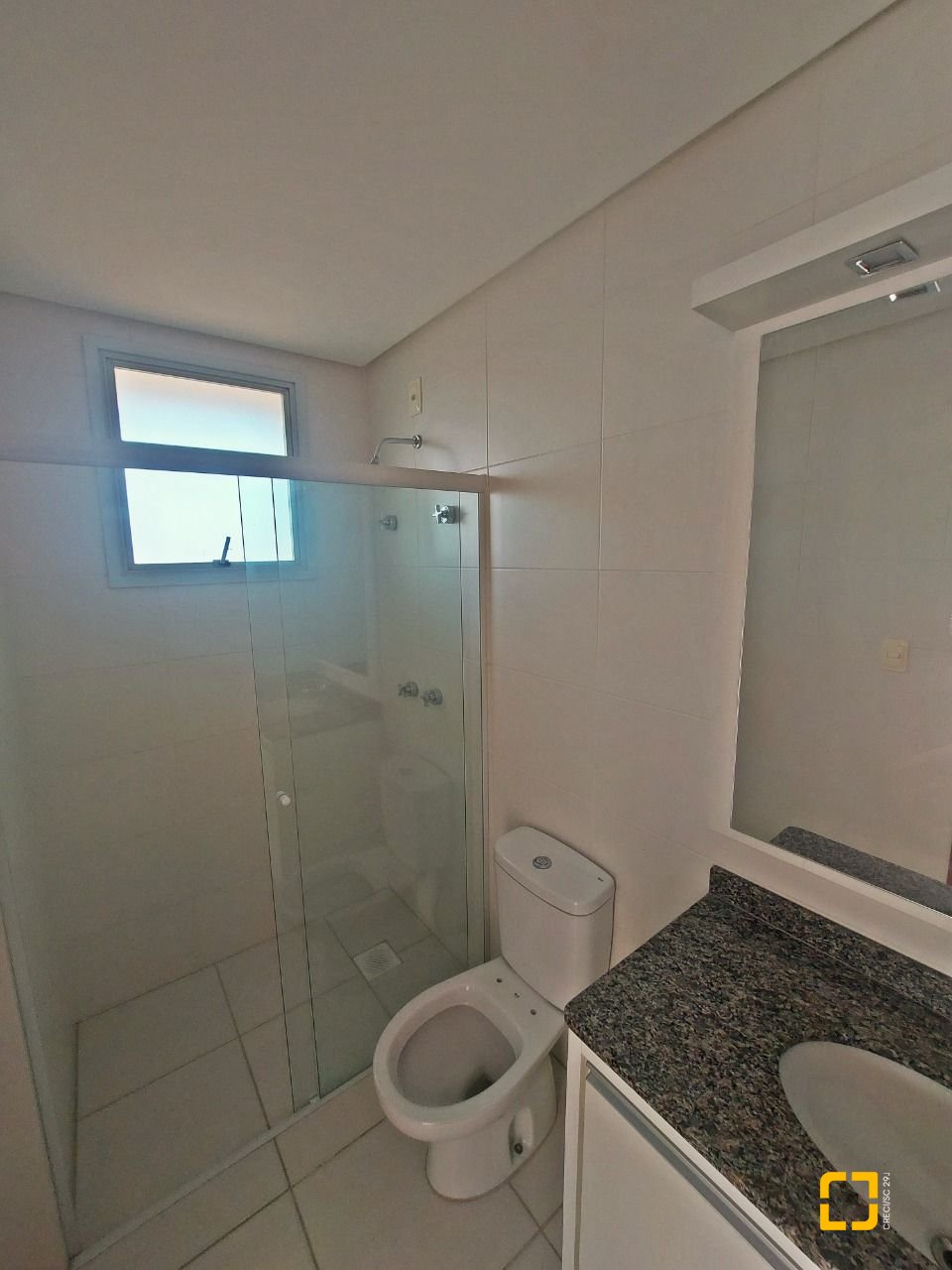 Apartamento com 98m², 6 quartos (sendo 3 suítes), 2 garagens, no bairro Capoeiras em Florianópolis