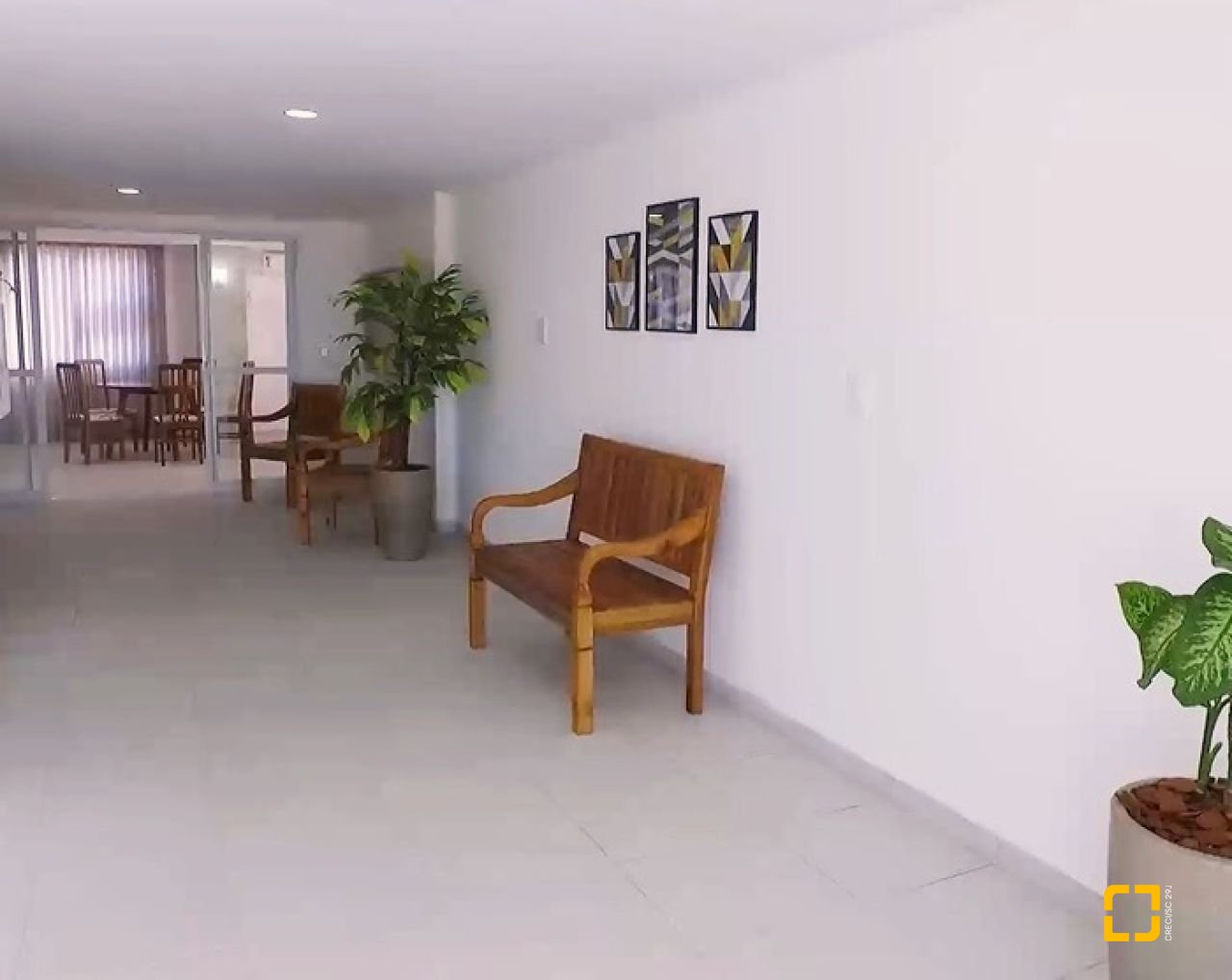 Apartamento com 98m², 6 quartos (sendo 3 suítes), 2 garagens, no bairro Capoeiras em Florianópolis