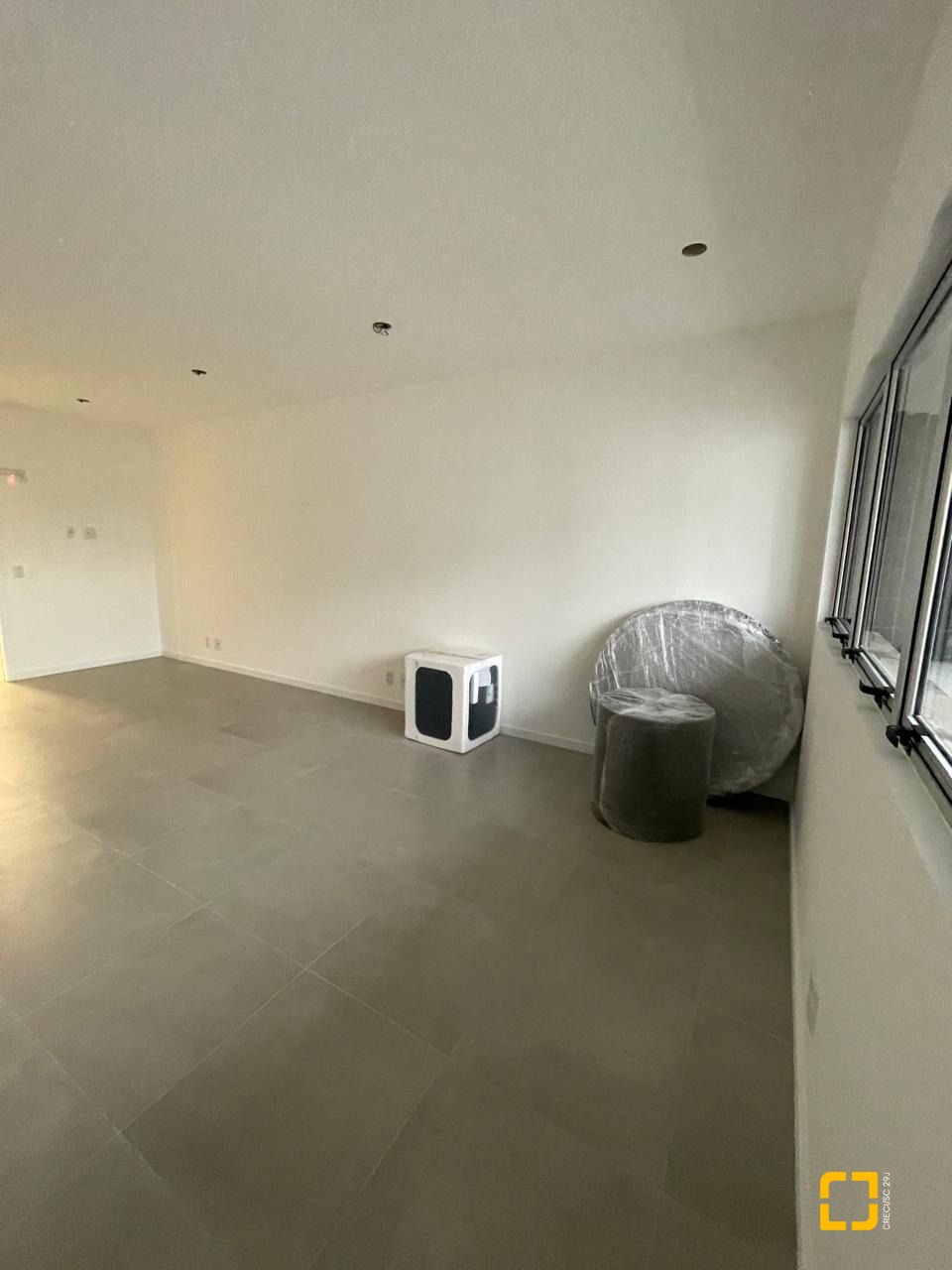 Sala com 29m², 1 garagem, no bairro Estreito em Florianópolis