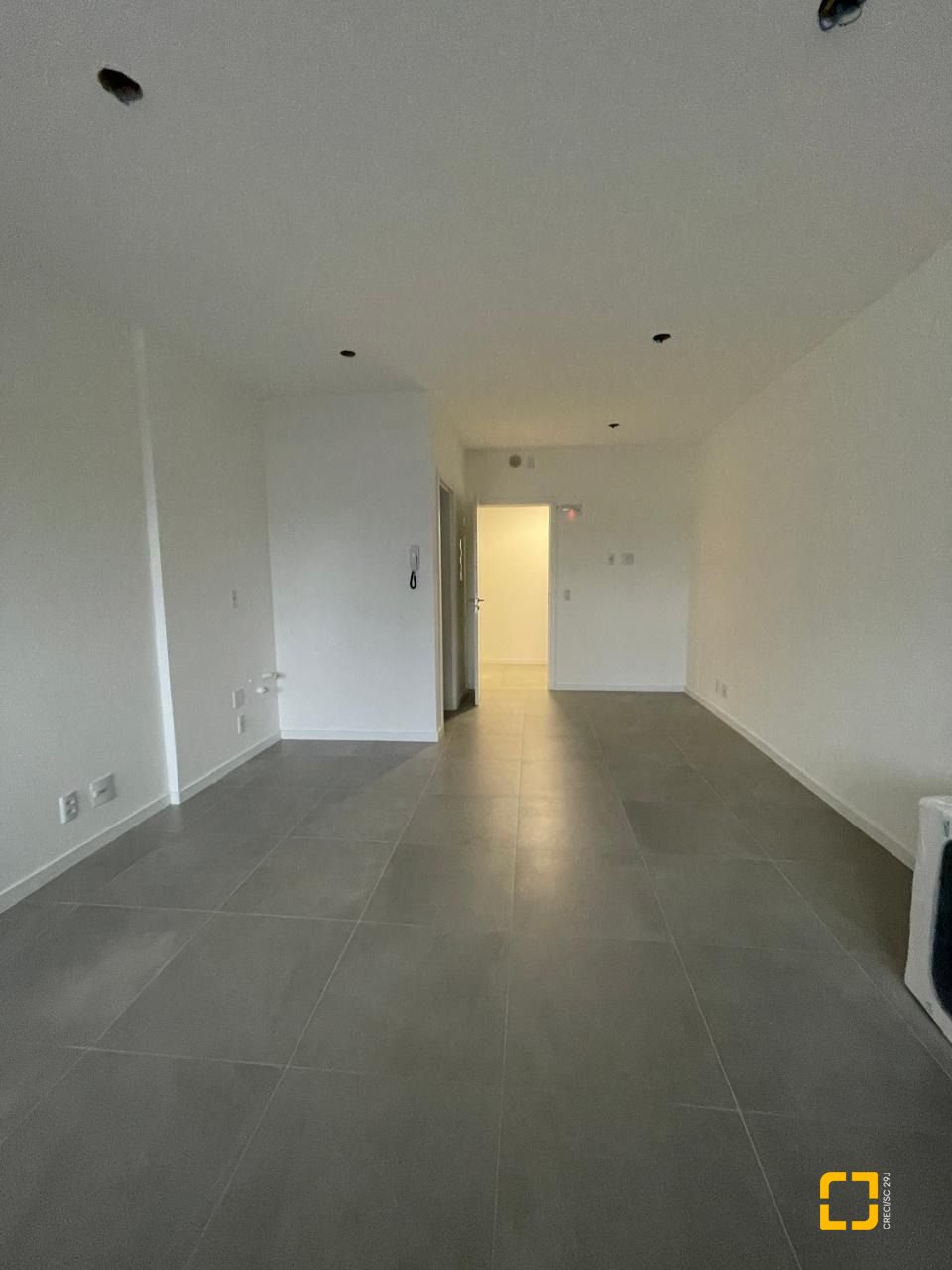 Sala com 29m², 1 garagem, no bairro Estreito em Florianópolis