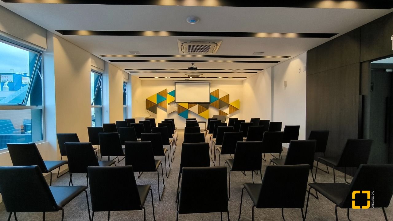 Sala com 29m², 1 garagem, no bairro Estreito em Florianópolis