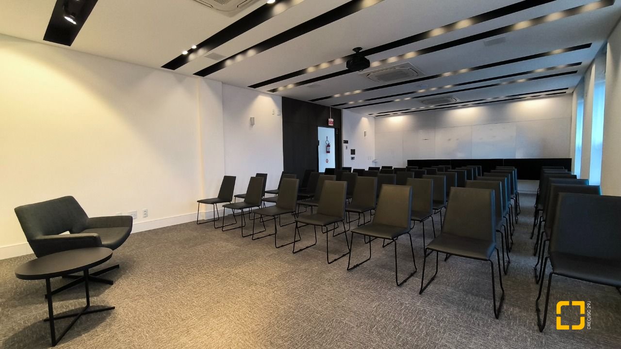 Sala com 29m², 1 garagem, no bairro Estreito em Florianópolis