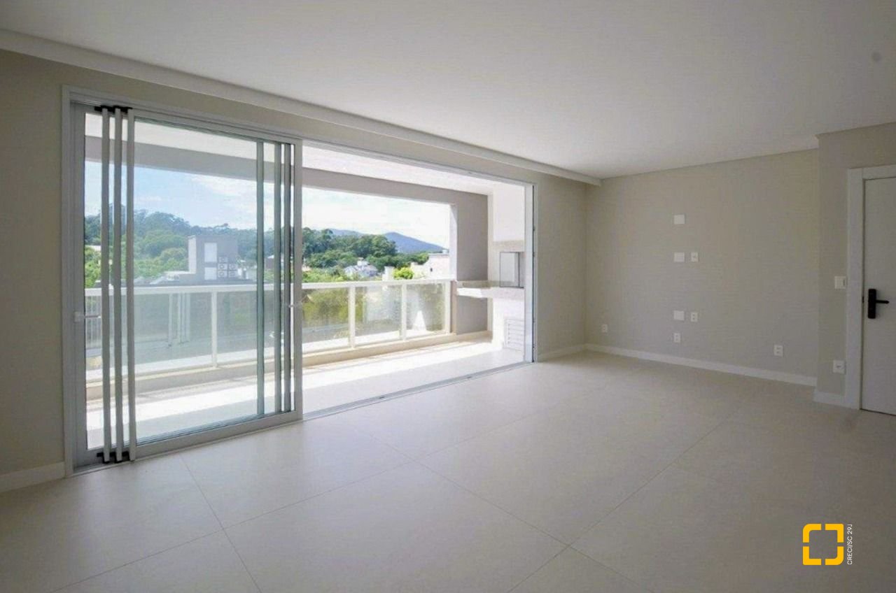 Apartamento com 128m², 6 quartos (sendo 3 suítes), 2 garagens, no bairro Cacupé em Florianópolis