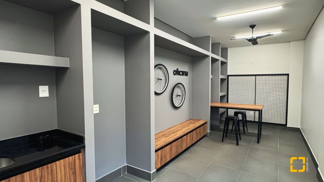 Apartamento com 128m², 6 quartos (sendo 3 suítes), 2 garagens, no bairro Cacupé em Florianópolis