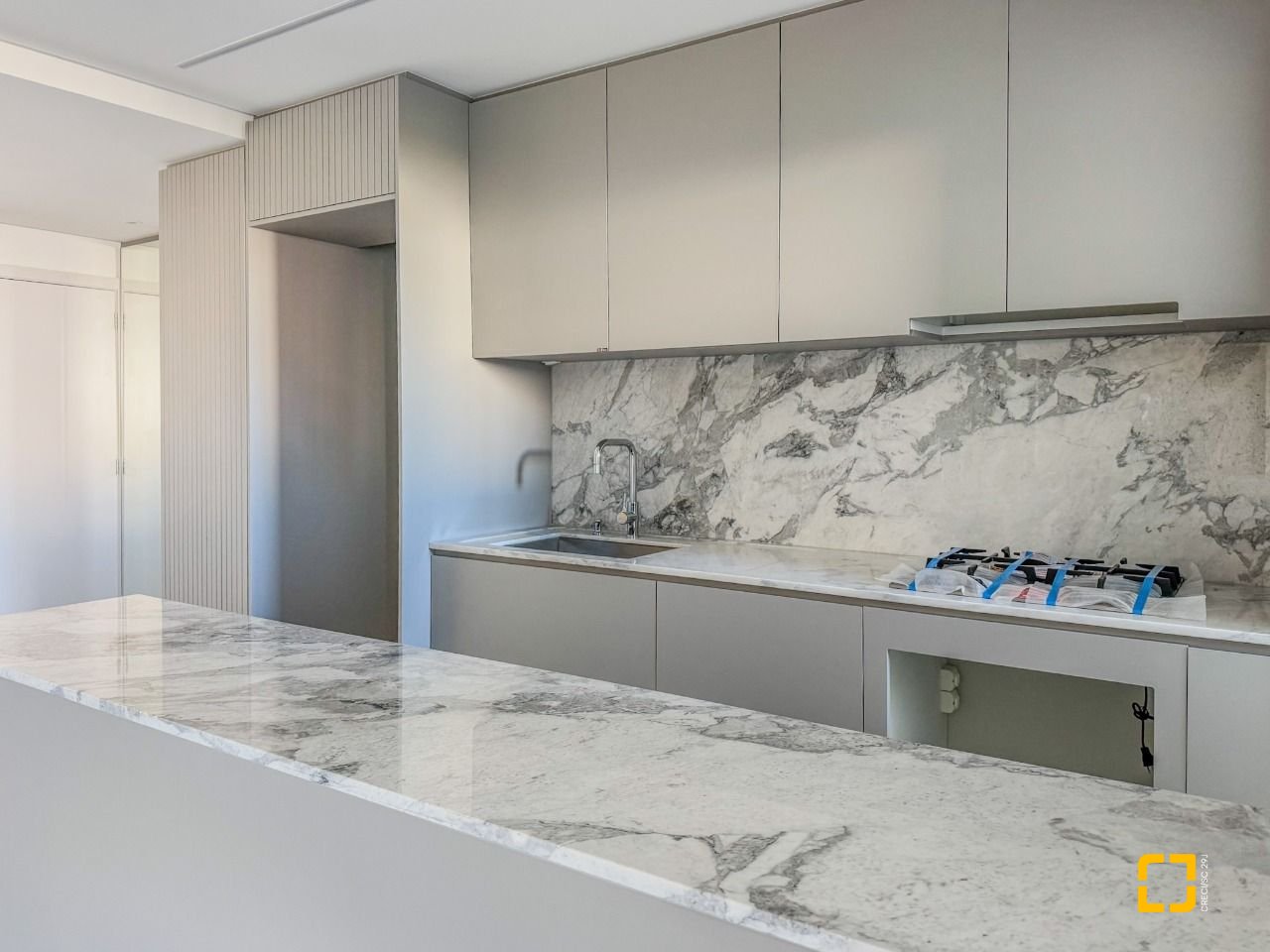 Apartamento com 81m², 4 quartos (sendo 2 suítes), 1 garagem, no bairro Pedra Branca em Palhoça