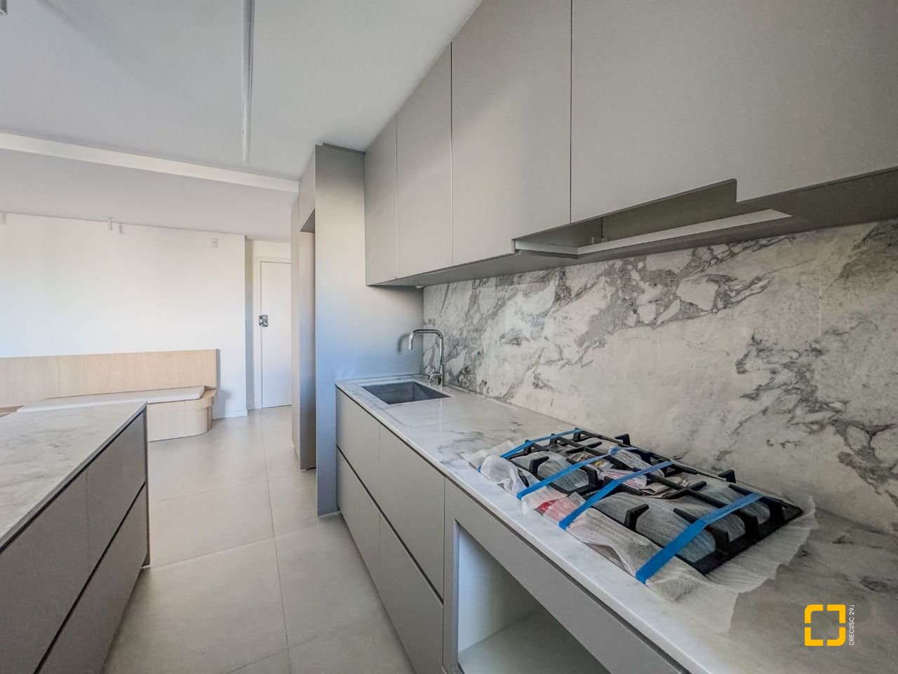 Apartamento com 81m², 4 quartos (sendo 2 suítes), 1 garagem, no bairro Pedra Branca em Palhoça