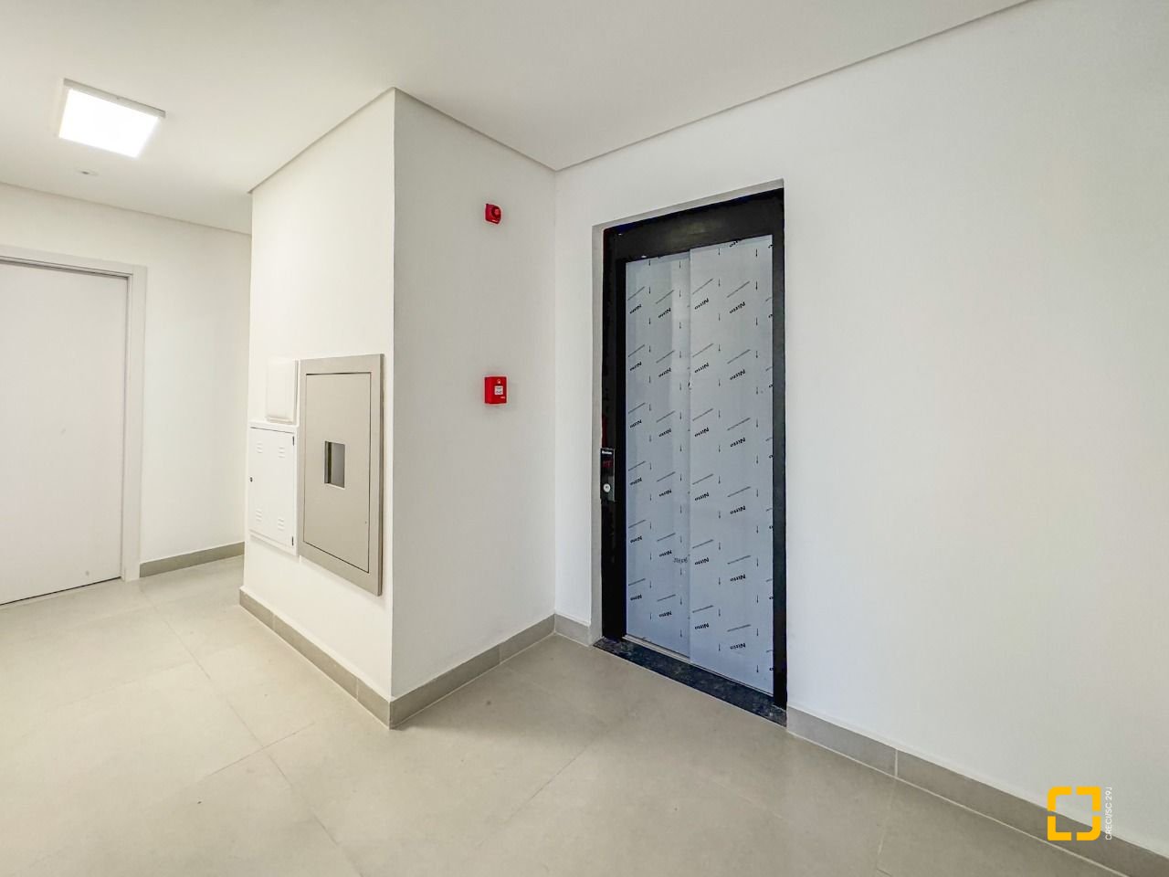 Apartamento com 81m², 4 quartos (sendo 2 suítes), 1 garagem, no bairro Pedra Branca em Palhoça