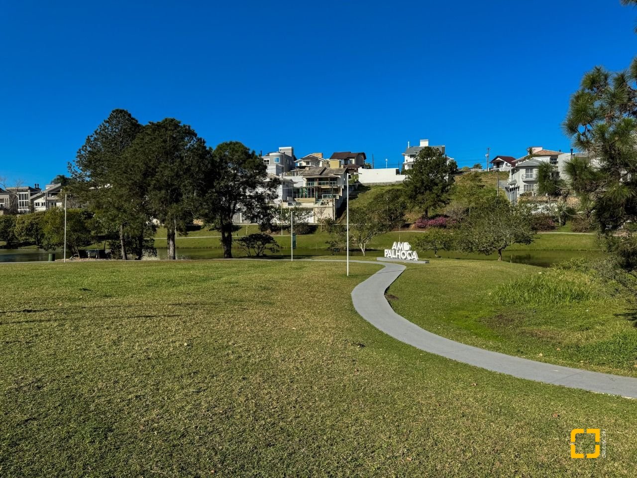 Apartamento com 81m², 4 quartos (sendo 2 suítes), 1 garagem, no bairro Pedra Branca em Palhoça