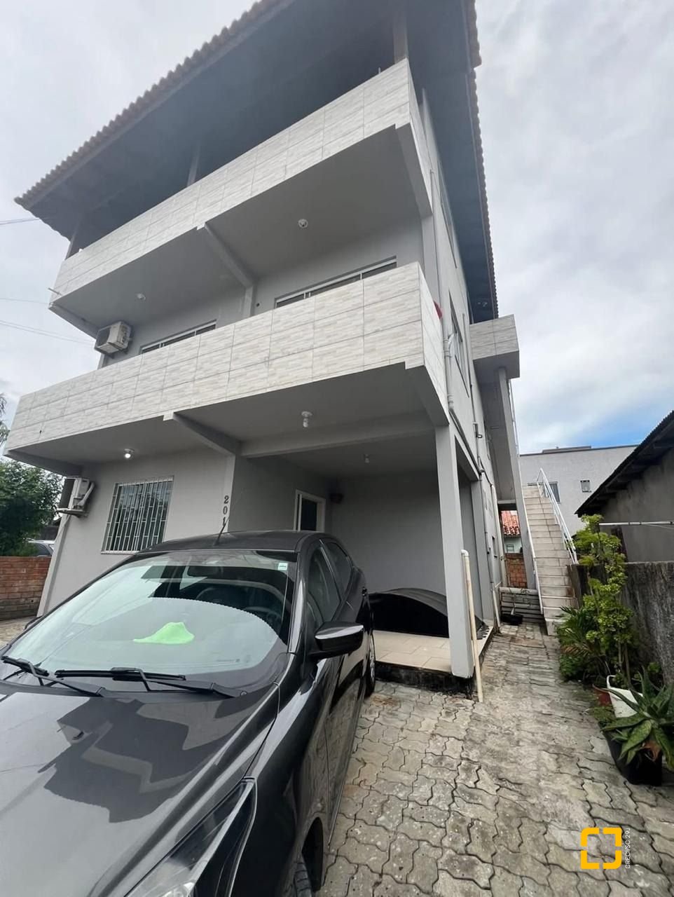 Prédio com 221m², 3 garagens, no bairro Ingleses em Florianópolis
