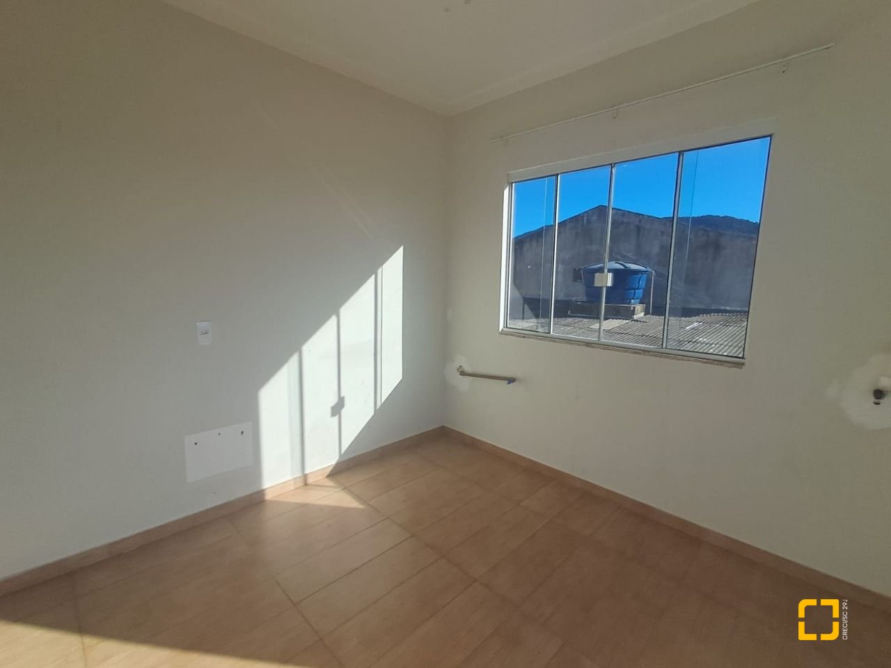 Prédio com 221m², 3 garagens, no bairro Ingleses em Florianópolis