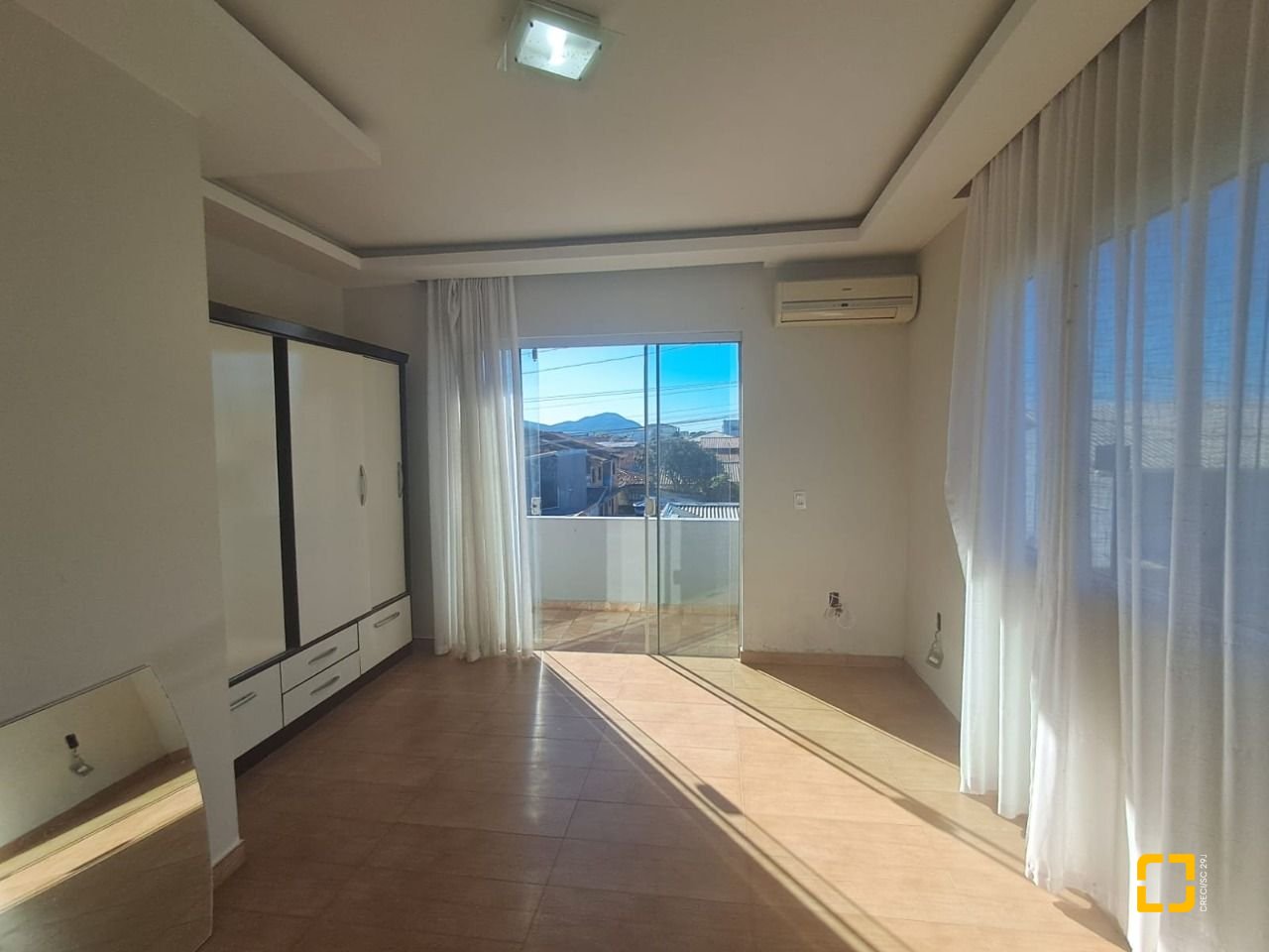Prédio com 221m², 3 garagens, no bairro Ingleses em Florianópolis