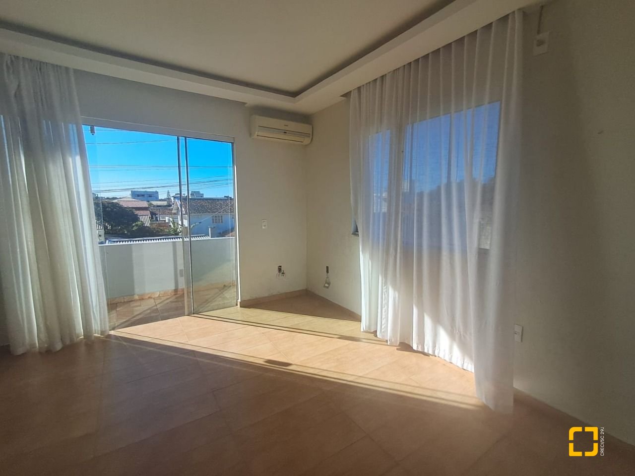 Prédio com 221m², 3 garagens, no bairro Ingleses em Florianópolis