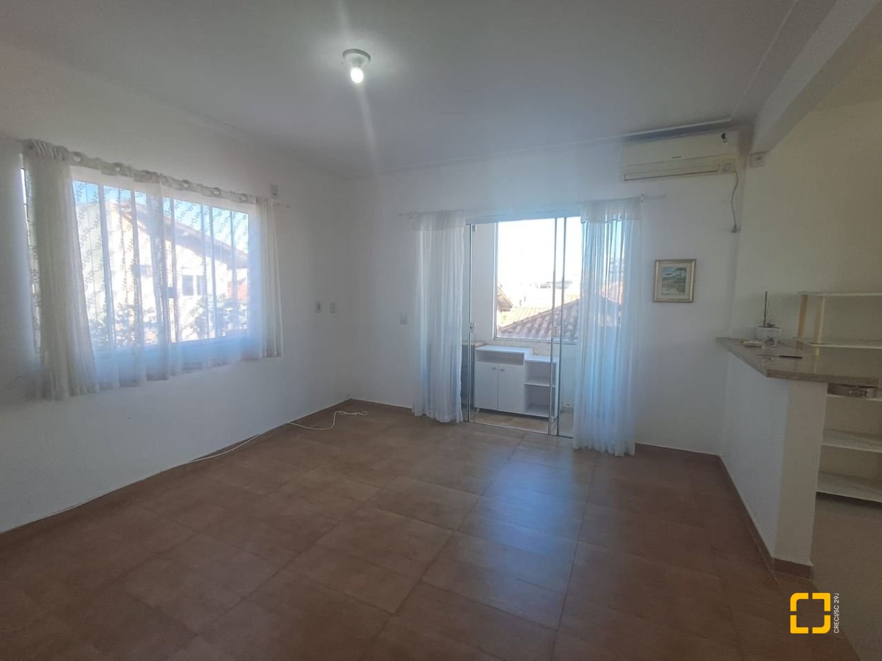 Prédio com 221m², 3 garagens, no bairro Ingleses em Florianópolis