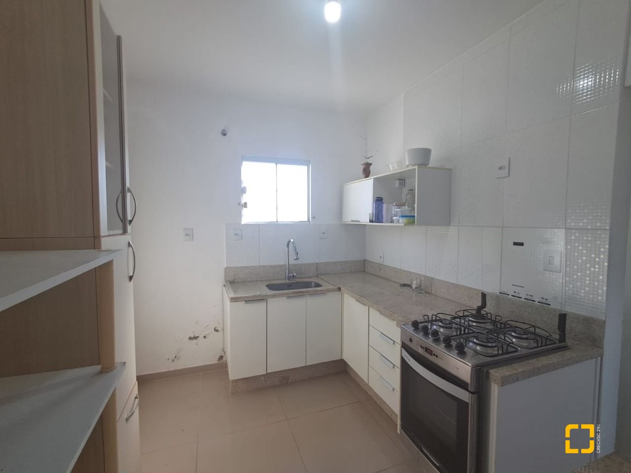 Prédio com 221m², 3 garagens, no bairro Ingleses em Florianópolis