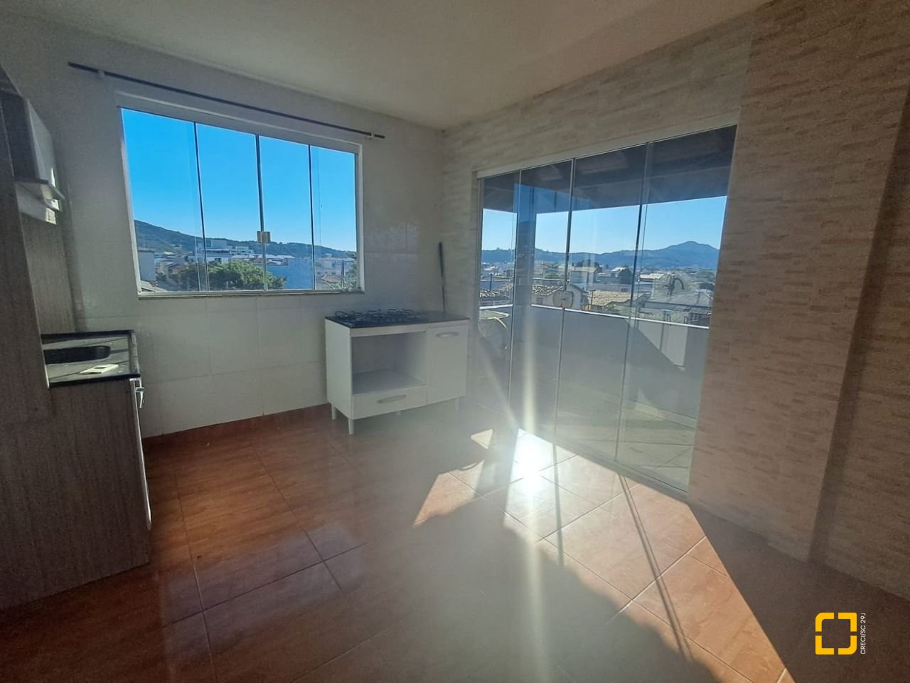 Prédio com 221m², 3 garagens, no bairro Ingleses em Florianópolis