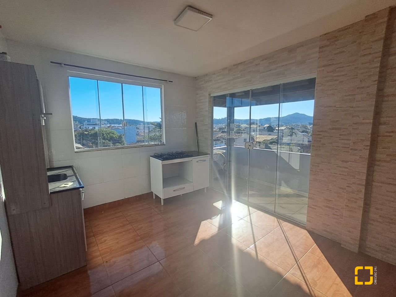 Prédio com 221m², 3 garagens, no bairro Ingleses em Florianópolis