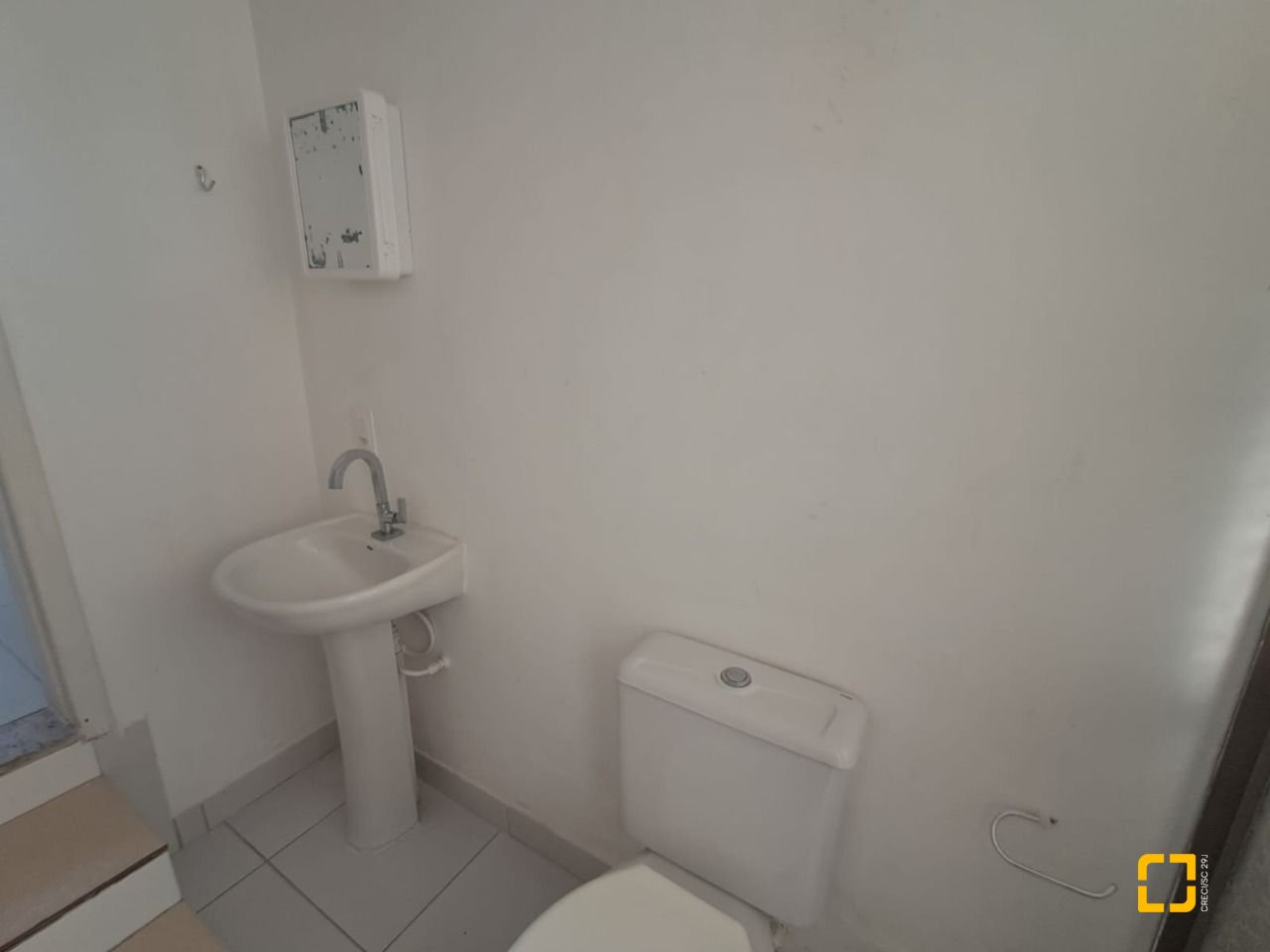 Prédio com 221m², 3 garagens, no bairro Ingleses em Florianópolis