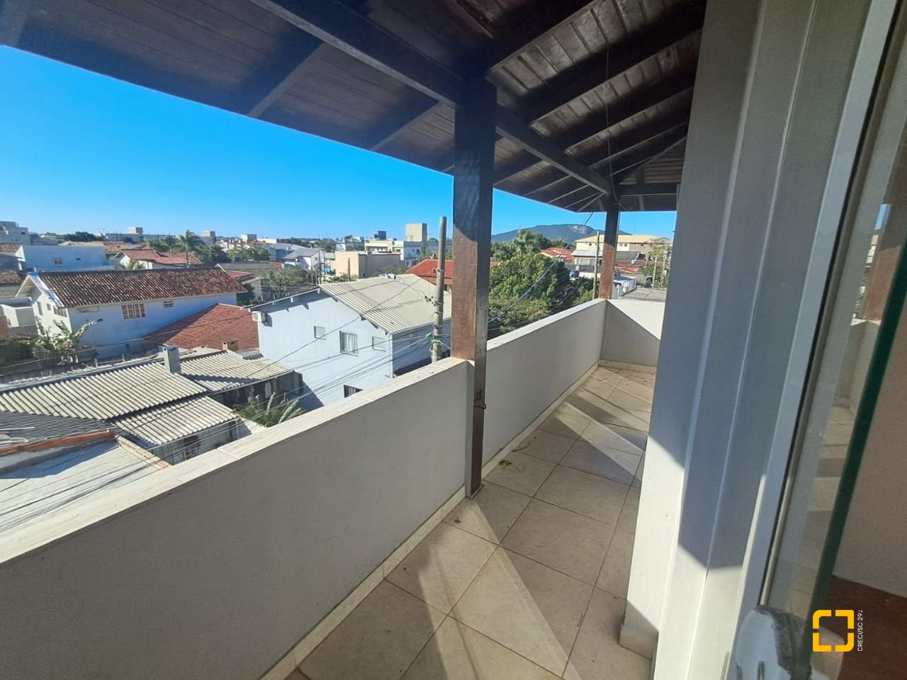 Prédio com 221m², 3 garagens, no bairro Ingleses em Florianópolis