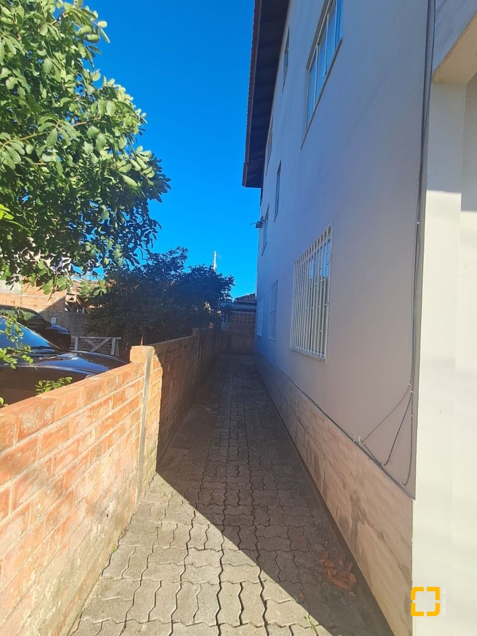 Prédio com 221m², 3 garagens, no bairro Ingleses em Florianópolis