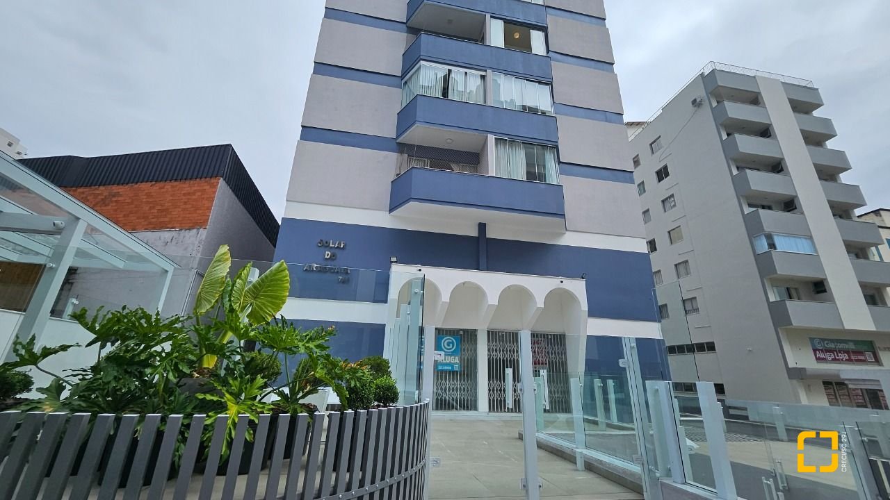 Apartamento com 100m², 4 quartos (sendo 1 suíte), 1 garagem, no bairro Centro em Florianópolis