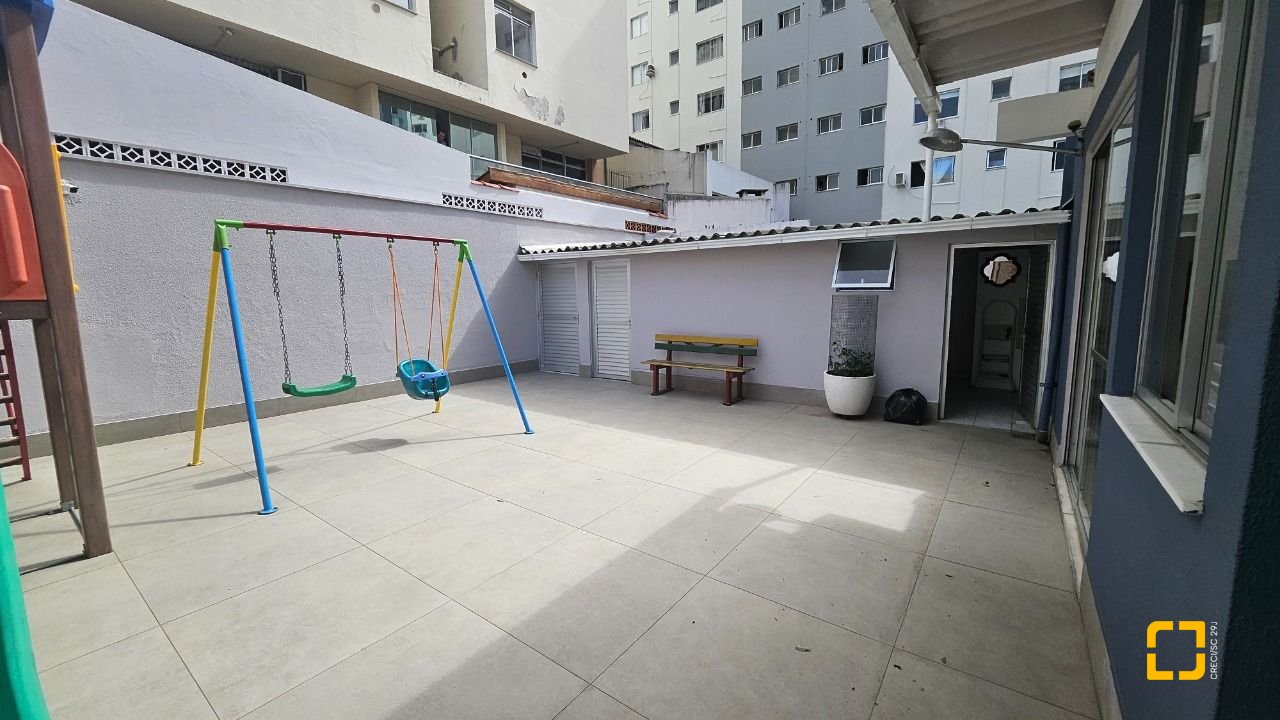 Apartamento com 100m², 4 quartos (sendo 1 suíte), 1 garagem, no bairro Centro em Florianópolis