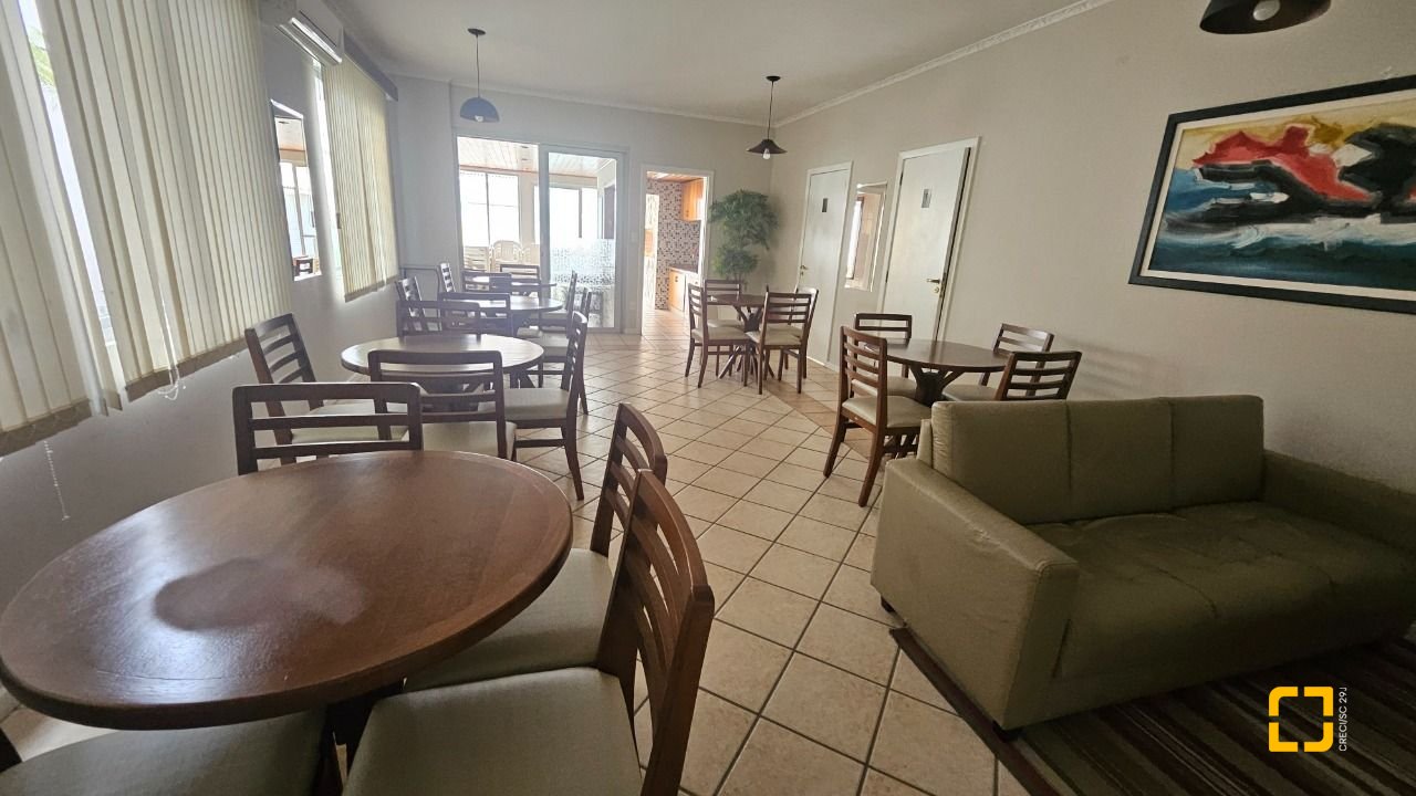 Apartamento com 100m², 4 quartos (sendo 1 suíte), 1 garagem, no bairro Centro em Florianópolis