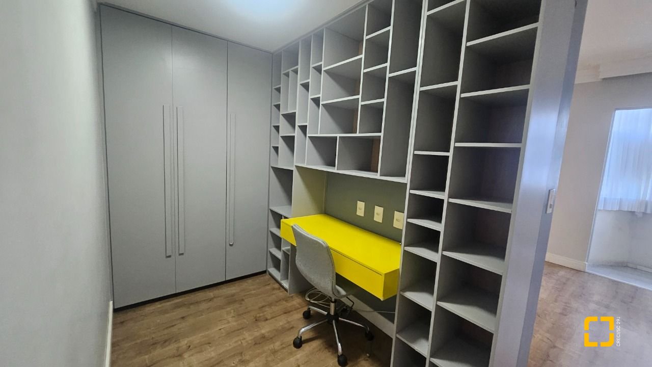 Apartamento com 100m², 4 quartos (sendo 1 suíte), 1 garagem, no bairro Centro em Florianópolis