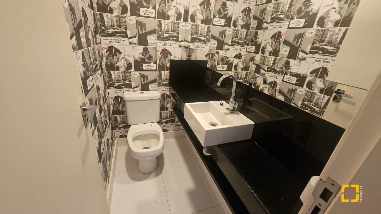 Apartamento com 100m², 4 quartos (sendo 1 suíte), 1 garagem, no bairro Centro em Florianópolis