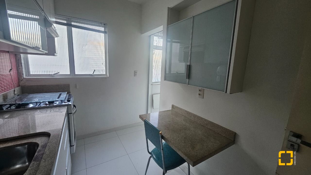 Apartamento com 100m², 4 quartos (sendo 1 suíte), 1 garagem, no bairro Centro em Florianópolis
