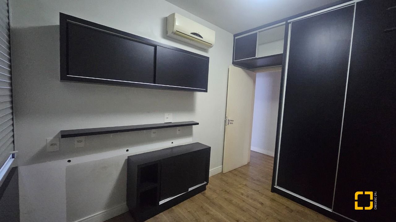 Apartamento com 100m², 4 quartos (sendo 1 suíte), 1 garagem, no bairro Centro em Florianópolis
